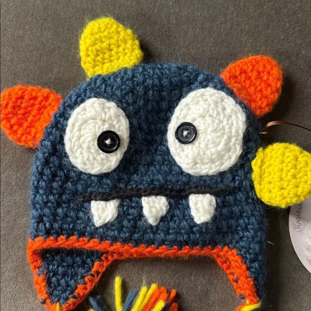 Daisy Baby Unisex Infant Beanie Hat Rowdy Monster in Blue 0-6 months NWT